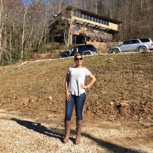 Meet your Posher, Mariela